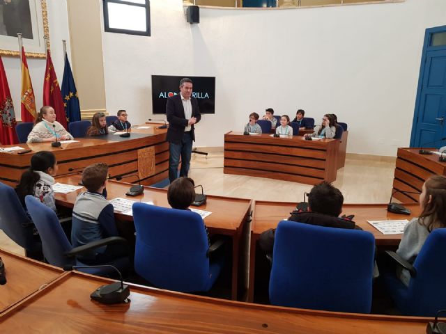 Alumnos de Primaria del colegio Las Tejeras conocen el funcionamiento del Ayuntamiento - 1, Foto 1