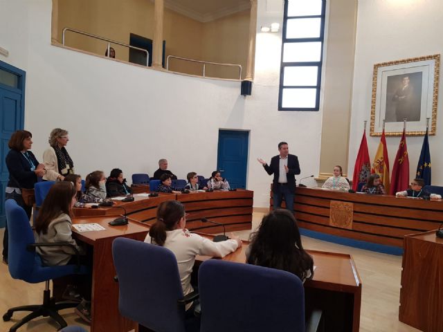 Alumnos de Primaria del colegio Las Tejeras conocen el funcionamiento del Ayuntamiento - 3, Foto 3