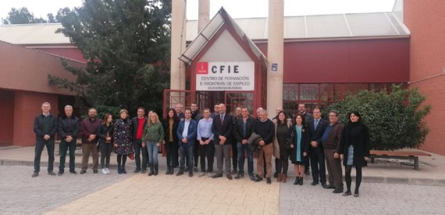 El servicio de Empleo reúne a los presidentes de las Juntas Municipales para informarles sobre la oferta formativa, orientación laboral y bolsa de trabajo - 1, Foto 1