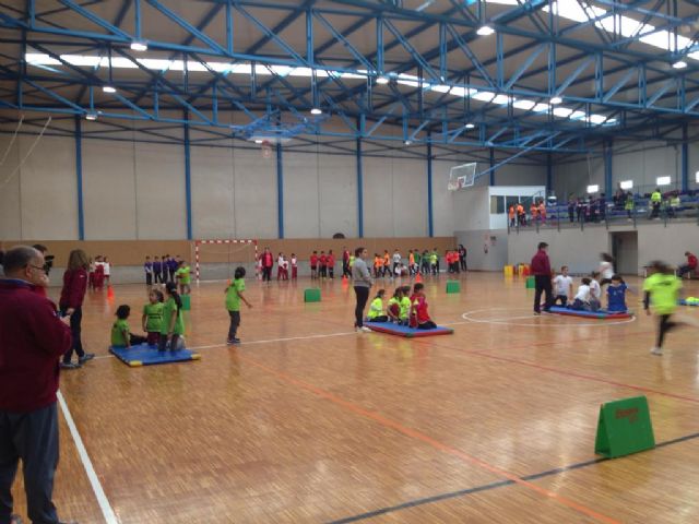 11 centros educativos y más de 150 escolares participaron en Jugando al Atletismo benjamín, en Roldán - 2, Foto 2
