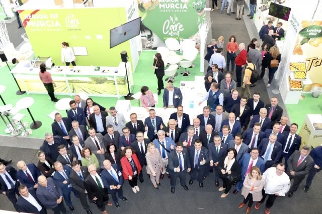 López Miras: “La Región de Murcia vuelve a batir récord de exportaciones de frutas y hortalizas con más de 2.800 millones de euros” - 1, Foto 1