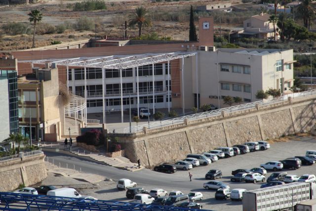 Puerto Lumbreras registró un descenso del número de desempleados en la agricultura, la construcción, en la población femenina y en los que tiene menos de 44 años en el mes de enero - 1, Foto 1