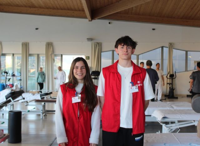 Estudiantes de Fisioterapia de UCAM Cartagena apoyan a los pacientes oncológicos del Hospital Santa Lucía - 1, Foto 1