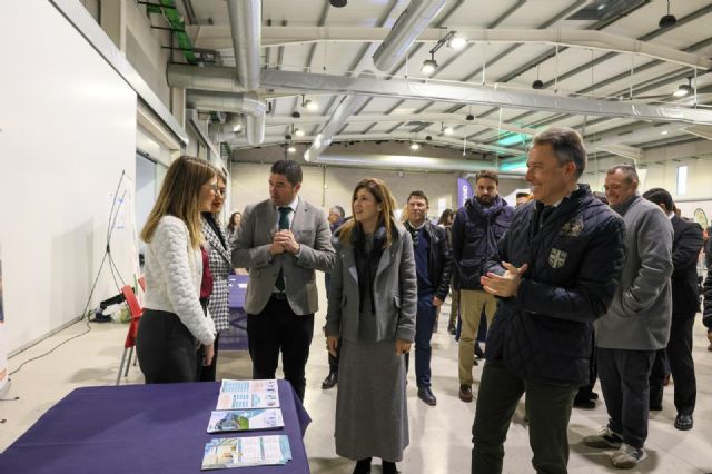 Fulgencio Gil inaugura la Feria de Empleo y Formación Profesional en la que participan más de 1.500 alumnos de la comarca - 1, Foto 1
