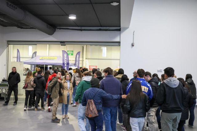 Fulgencio Gil inaugura la Feria de Empleo y Formación Profesional en la que participan más de 1.500 alumnos de la comarca - 2, Foto 2