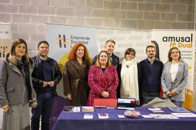 Fulgencio Gil inaugura la Feria de Empleo y Formación Profesional en la que participan más de 1.500 alumnos de la comarca - 5, Foto 5