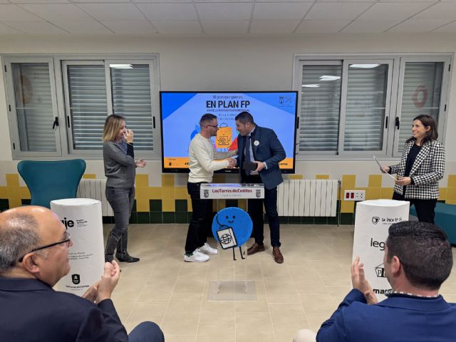 Gabriel Giménez gana la primera edición del premio Talento FP del IES La Florida - 1, Foto 1