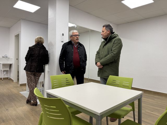 El Gobierno de Lorca invierte más de 10.000 euros en reformar el local de la Asociación de Vecinos del barrio de Beltrán - 3, Foto 3