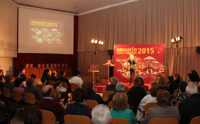 Puerto Lumbreras presenta su Anuario 2015 con un espectáculo de humor a cargo del monologuista murciano Pedro Santomera - 1, Foto 1