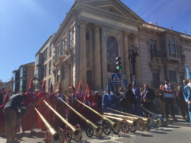 Bocinas, tambores y heraldos anuncian a los murcianos la llegada de la Semana Santa - 4, Foto 4