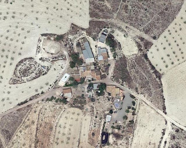 IU: Vecinos de Parrilla llevan ocho meses esperando respuesta del Ayuntamiento a su problema de falta de enganche de luz - 1, Foto 1