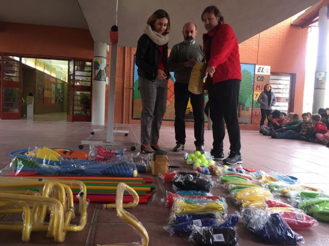 El C.E.I.P. Ciudad de Murcia distinguido con el premio Igualdad en el Deporte con motivo del 8 de marzo - 1, Foto 1