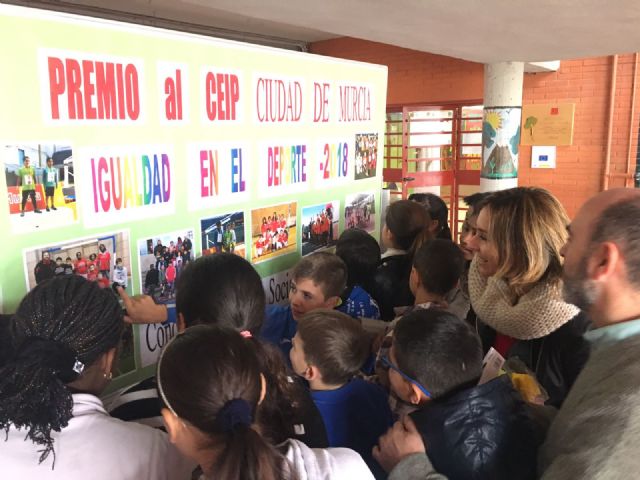 El C.E.I.P. Ciudad de Murcia distinguido con el premio Igualdad en el Deporte con motivo del 8 de marzo - 4, Foto 4
