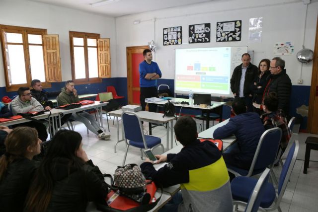 Quince jóvenes del municipio se forman para obtener el Certificado de Profesionalidad en Transporte Sanitario - 1, Foto 1