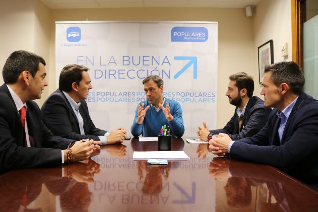 Ortuño aborda el contenido del comunicado Cohesión para el futuro con los miembros de su equipo - 1, Foto 1