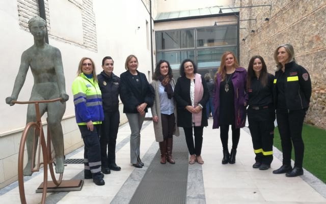 La mujer gana terreno en el área de emergencias, en especial en la atención de llamadas del 1-1-2 y en servicios médicos - 1, Foto 1