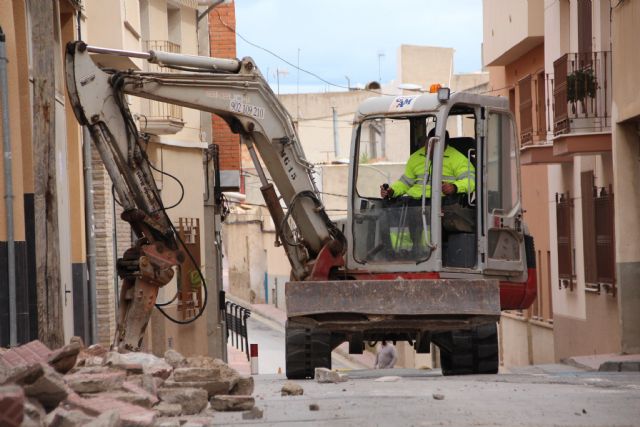 Comienzan las obras de plataforma nica en la calle Parricas y renovacin de redes de agua y saneamiento en la avenida España, Foto 5