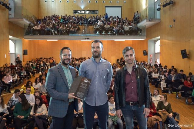 Rayco Pulido aboga por el protagonismo femenino en la novela grafica con la que opta al Premio Mandarache - 1, Foto 1