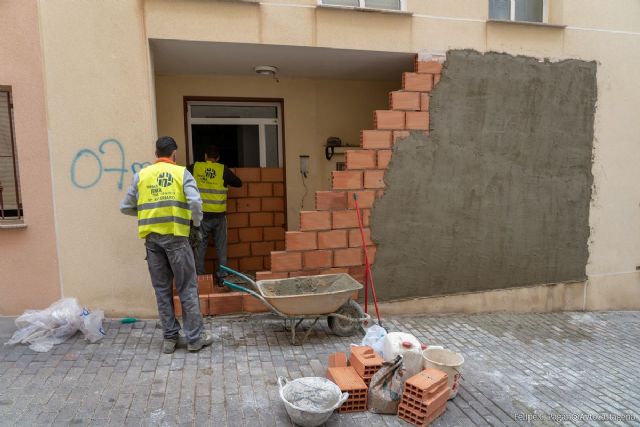Desalojados los ocupantes de un edificio en el Barrio Universitario - 1, Foto 1