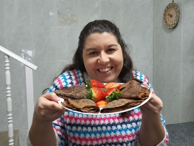 Receta: ¿Cómo preparar Crepes de chocolate rellenos de crema de cacao? - 2, Foto 2
