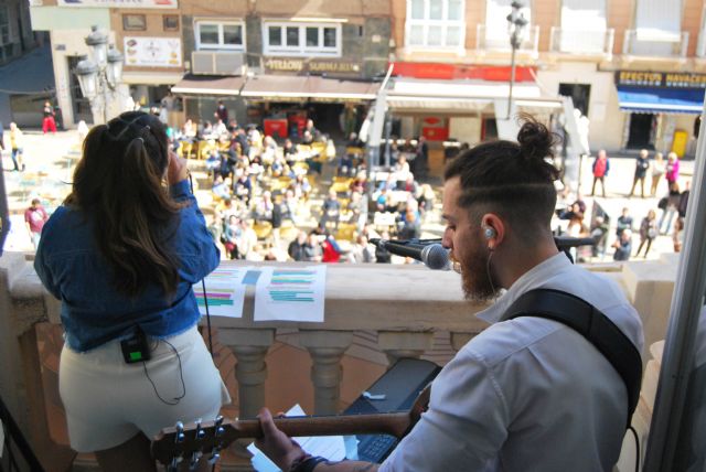 Cientos de personas llenan de vida el casco antiguo de Cartagena para disfrutar de la música desde los balcones - 4, Foto 4