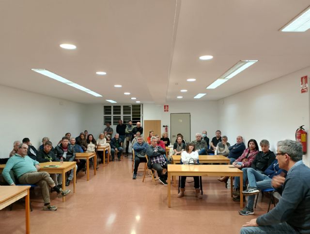 Más de 50 personas afectadas por el nuevo trazado de la línea de alta tensión se reunieron ayer en Águilas - 1, Foto 1