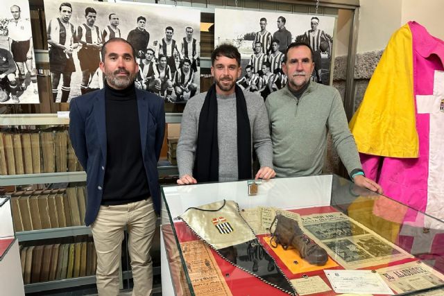 Una exposición muestra la historia del fútbol cartagenero con camisetas e imágenes del Efesé, el Cartagonova o el Naval - 1, Foto 1