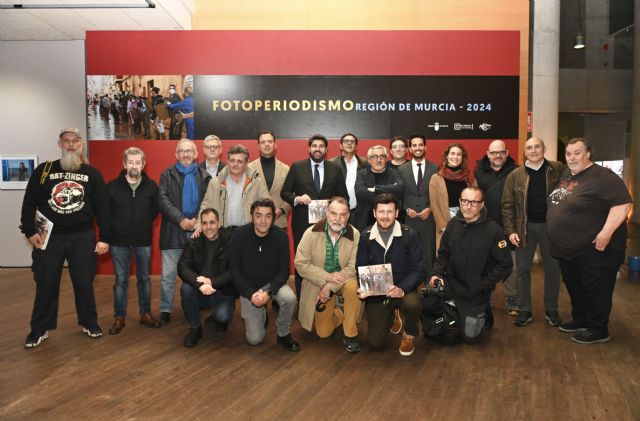 López Miras inaugura la exposición que retrata en 90 fotografías los momentos más destacados de 2024 - 1, Foto 1