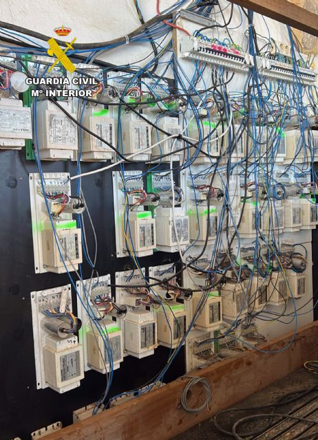 La Guardia Civil desmantela en Mazarrón un grupo delictivo que cultivaba y distribuía grandes cantidades de marihuana - 2, Foto 2