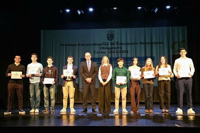 75 alumnos reciben los premios extraordinarios de Secundaria y Bachillerato por su esfuerzo y buen expediente académico, Foto 3