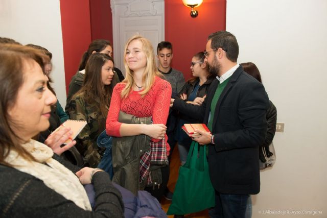 Jóvenes extranjeros visitan Cartagena gracias a un programa de intercambio contra la discriminación de género - 1, Foto 1