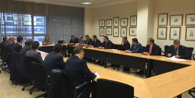 Agricultura y once entidades financieras firman el acuerdo para la concesión de préstamos que anticipan las ayudas de la PAC - 1, Foto 1