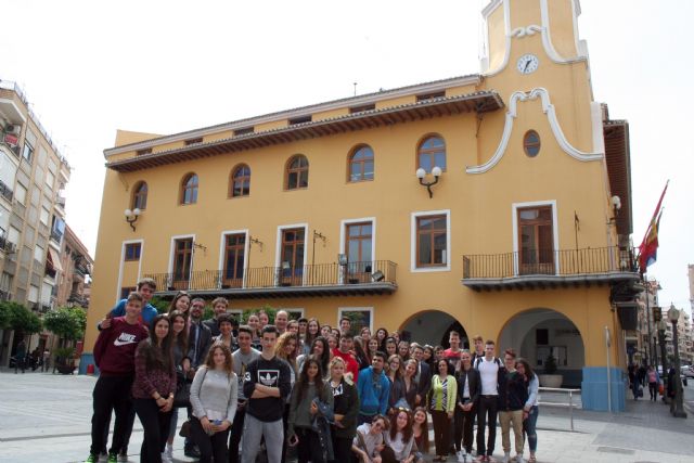 El Alcalde recibe a los alumnos eslovenos del Programa de Intercambio con los alumnos del Centro de Enseñanza Samaniego - 2, Foto 2