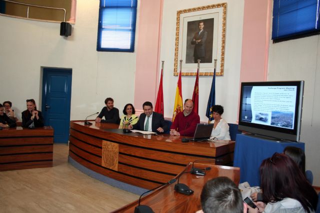 El Alcalde recibe a los alumnos eslovenos del Programa de Intercambio con los alumnos del Centro de Enseñanza Samaniego - 3, Foto 3