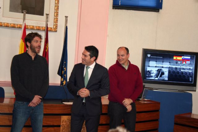 El Alcalde recibe a los alumnos eslovenos del Programa de Intercambio con los alumnos del Centro de Enseñanza Samaniego - 4, Foto 4