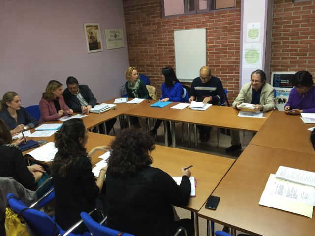 Ayuntamiento y ONGs aprueban un plan para luchar contra la pobreza energética de las familias más vulnerables - 1, Foto 1