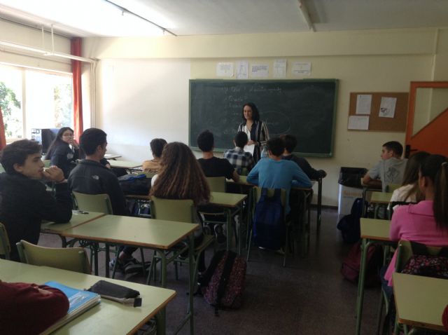 El Colegio de Periodistas de Murcia y La Caixa forman a 1.200 alumnos en 4 años sobre consumo crítico de medios de comunicación - 2, Foto 2