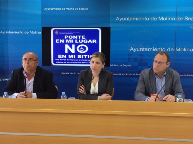 El Ayuntamiento de Molina de Segura fomenta el respeto de los espacios reservados a personas con movilidad reducida a través de la campaña de concienciación Ponte en mi lugar, no en mi sitio - 2, Foto 2