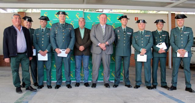 FECOAM cede a los equipos Roca de Guardia Civil seis equipos digitales de identificación de ganado para mejorar la seguridad en explotaciones ganaderas de la Región - 2, Foto 2