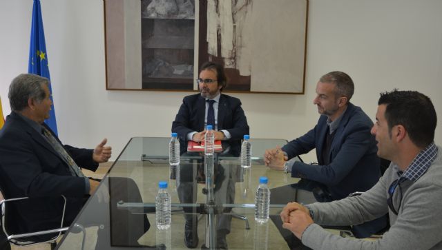 El consejero de Presidencia se reúne con el presidente de la Casa Regional de Murcia en Mallorca - 1, Foto 1