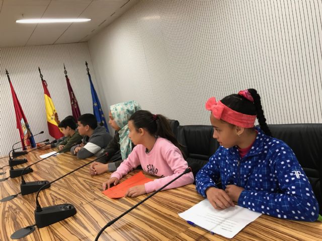 Los niños y niñas de el Jimenado visitan el ayuntamiento de Torre Pacheco con motivo del proyecto Objetivo Sostenibilidad Os! - 4, Foto 4