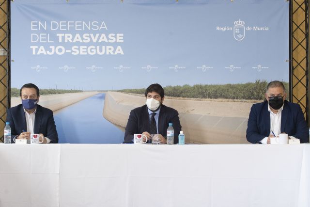 Gobierno regional, regantes, empresarios y sector agrario exigen la paralización del cambio de reglas de explotación del Tajo-Segura - 1, Foto 1