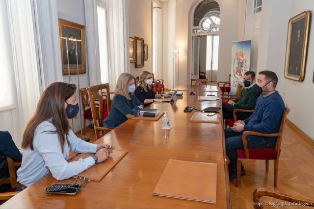 Ayuntamiento y hosteleros comienzan la colaboración para agilizar las concesiones de chiringuitos - 1, Foto 1