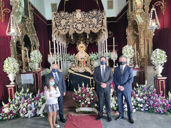 Veneración y cultos de la Hermandad de la Soledad el Viernes Santo en Alcalá del Río - 4, Foto 4