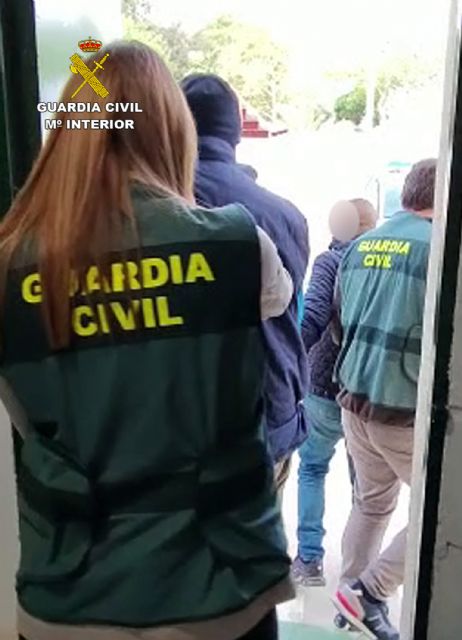 La Guardia Civil esclarece un robo con violencia en Torre Pacheco con la detención de sus dos autores - 1, Foto 1
