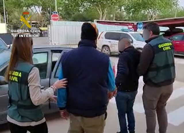 La Guardia Civil esclarece un robo con violencia en Torre Pacheco con la detención de sus dos autores - 2, Foto 2