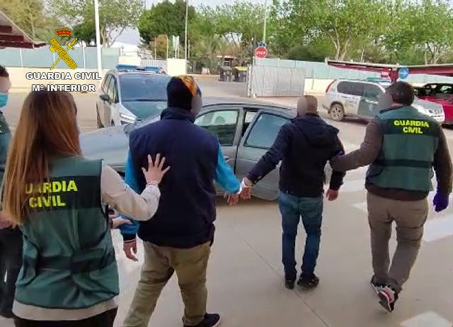 La Guardia Civil esclarece un robo con violencia en Torre Pacheco con la detención de sus dos autores - 4, Foto 4