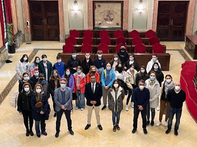 Alumnos del proyecto Erasmus+ de Portugal y Polonia visitan el Ayuntamiento de Murcia - 1, Foto 1