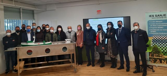 Alumnos del IES Sanje de Alcantarilla entregan su proyecto de buque escala al CIFP Hespérides de Cartagena - 4, Foto 4