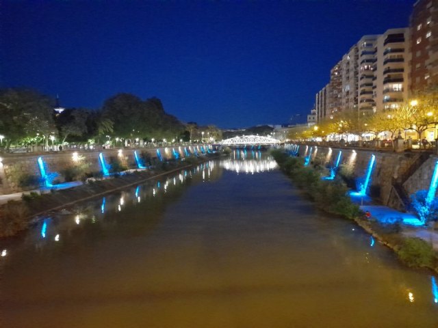 La ciudad de Murcia se Ilumina de color turquesa con motivo del Día Mundial de Las Lipodistrofias